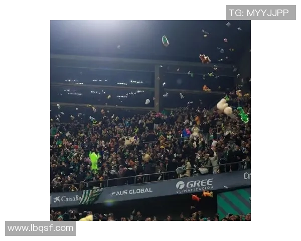 小贝足球明星赛盛况空前球迷热情高涨共同见证传奇时刻